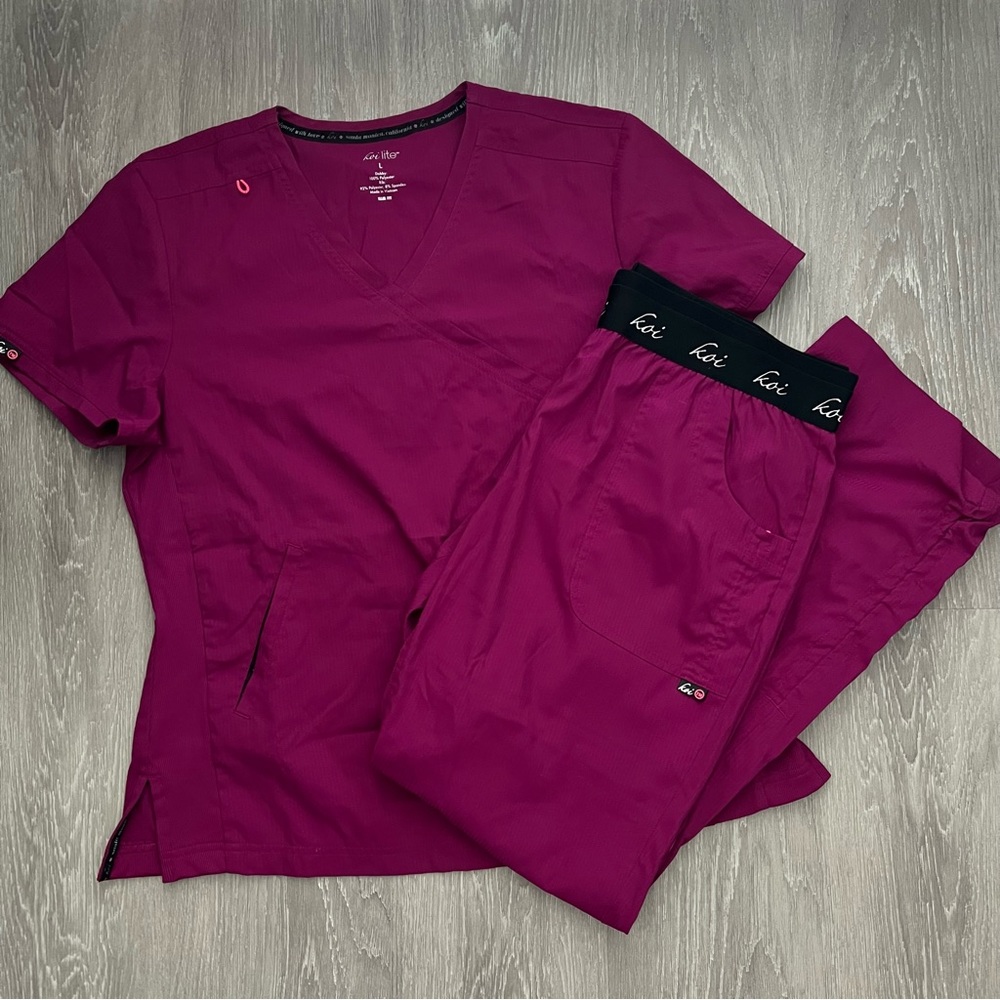 KOI Lite Pink Scrub Set (Size Large)